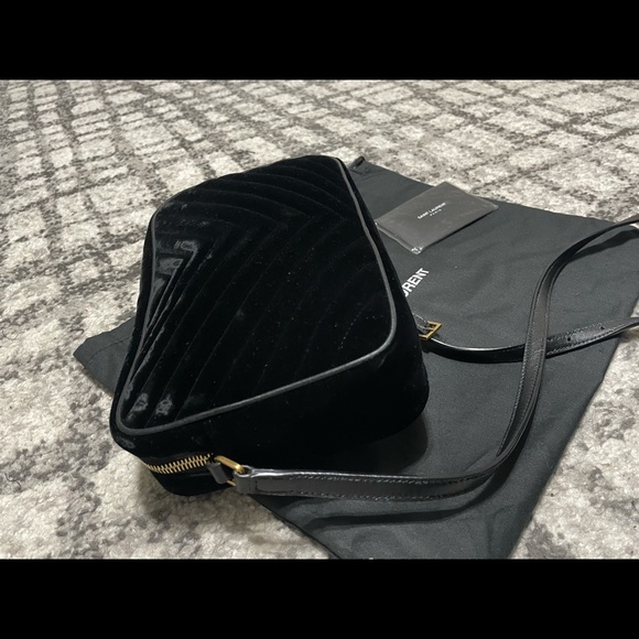 Saint Laurent Velvet Lou camera bag - Picture 7 of 9